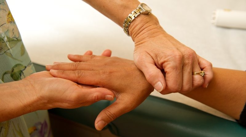 Jak se pro důchod započítává doba péče? Více info na: www.socialnipolitika.eu